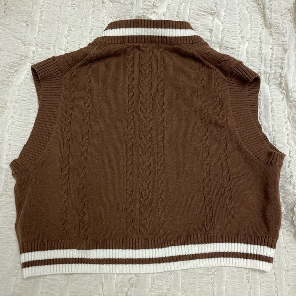 aritzia sweater vest - Picture 2 of 2